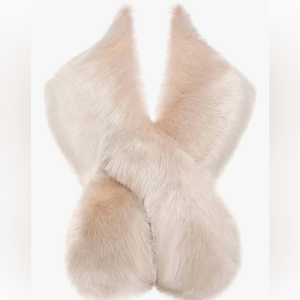 Elegant Cream Fur Scarf